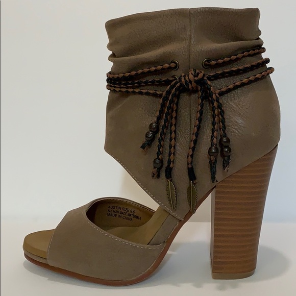 groove Shoes - Groove Chunk High Heel Booties. Peep Toe.